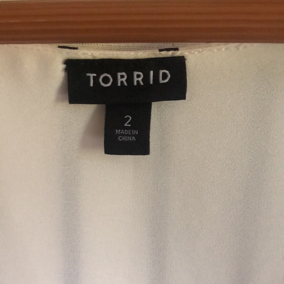 Torrid sleeveless top - Picture 2 of 5